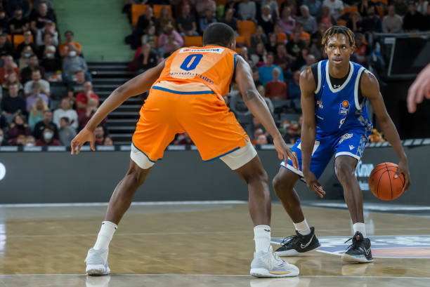 也是裁判执 也是裁判执