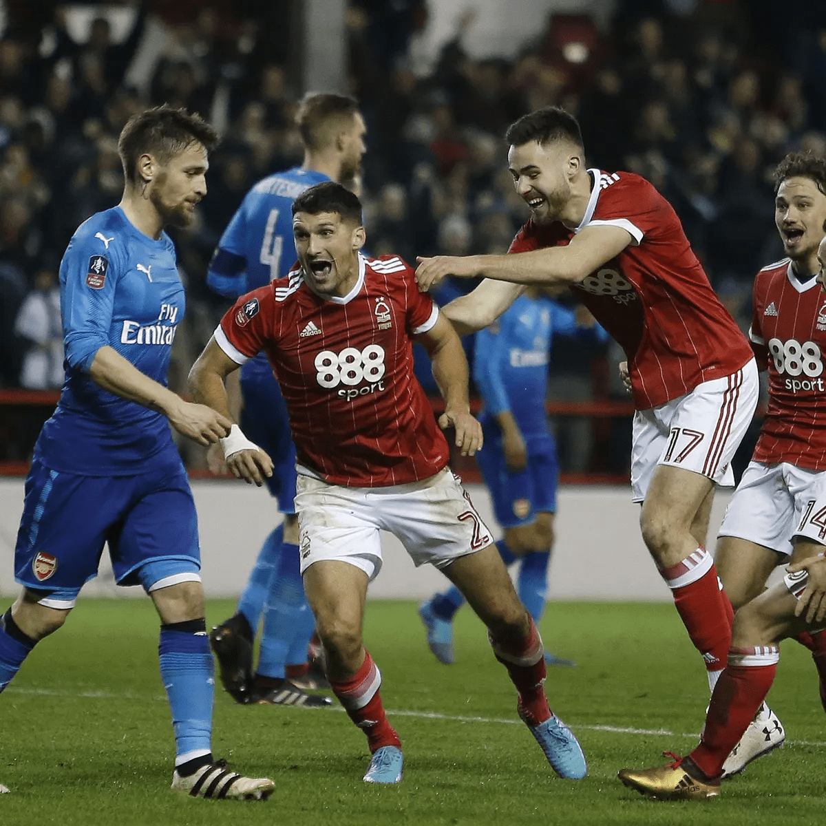 尤其是在主 尤其是在主